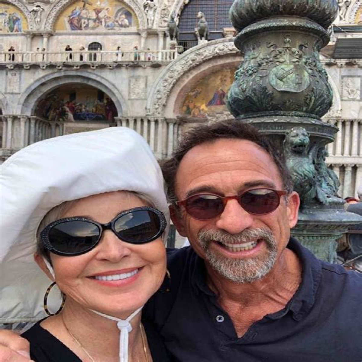 Annie Potts Bio, Wife – James Hayman, Net Worth and Other Facts