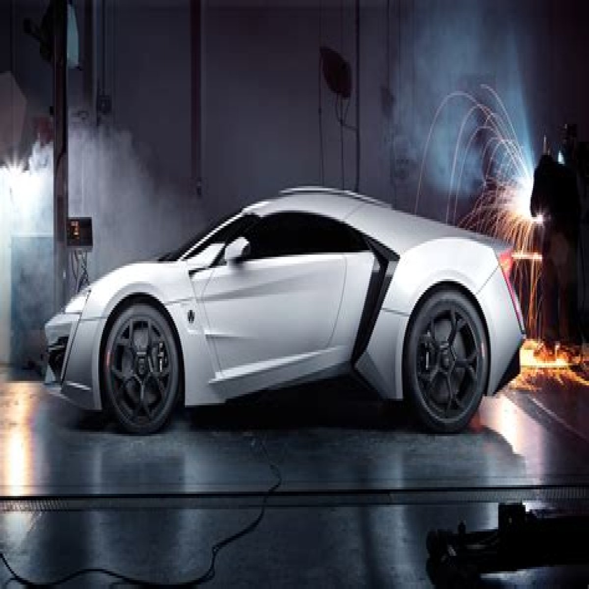 Car Of The Day: 2013 W Motors Lykan Hypersport
