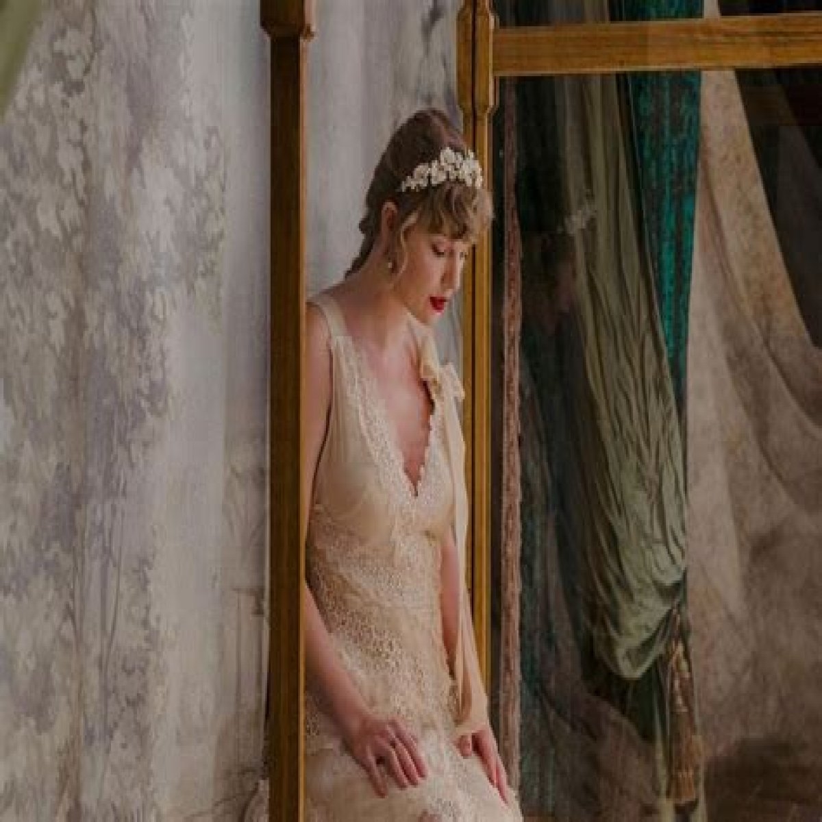 Fans Are Convinced Taylor Swift's "Folklore" Era Is Actually a Trilogy