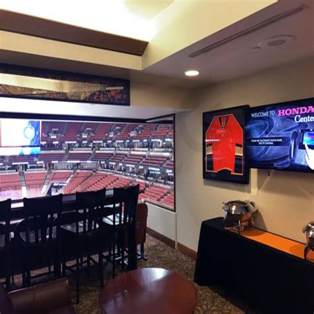 How much is a suite at the Honda Center?