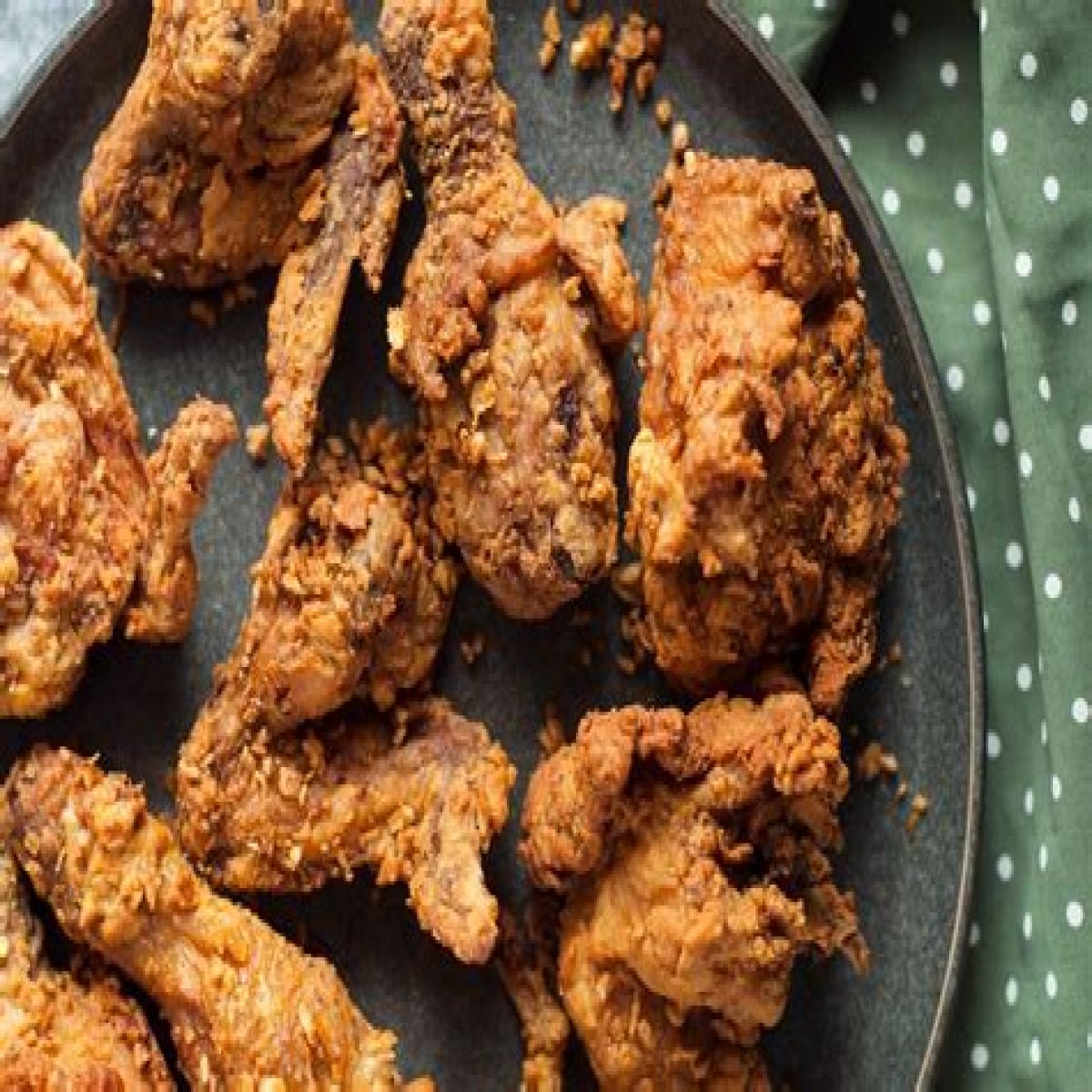 Paula Patton's Fried Chicken Recipe Is the Laughingstock of the Internet