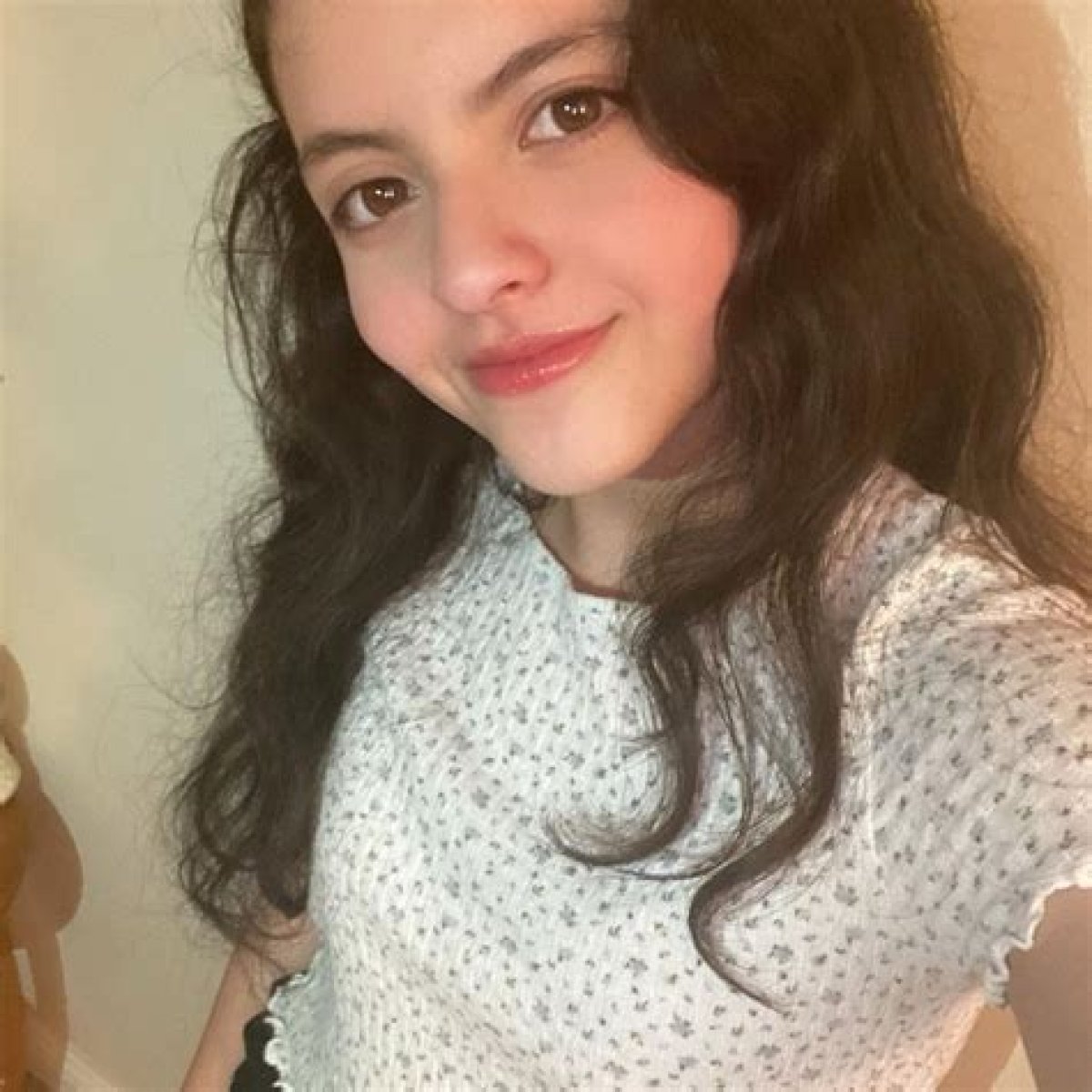 Sofia Chicorelli Serna (TV Actress) - Age, Birthday, Bio, Facts, Family, Net Worth, Height & More